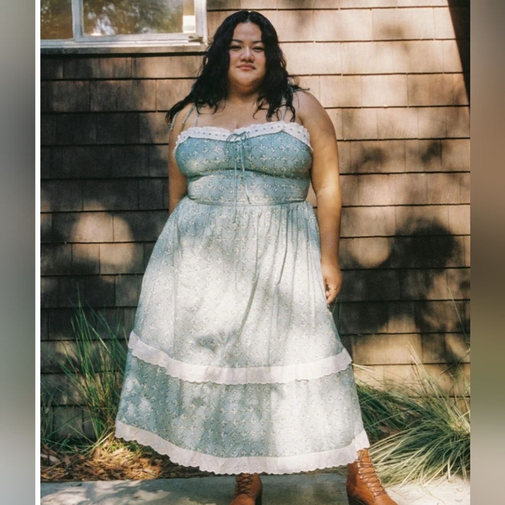 Elegant Blue Floral Maxi Dress